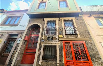 AYVALIK MERKEZDE SATILIK MÜSTAKİL RUM EVİ