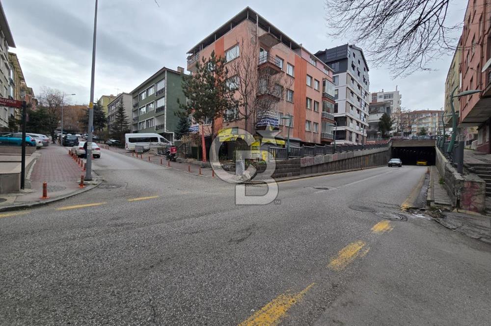 ÇANKAYA KAVAKLIDERE'DE BİNEKTAŞI SOKAKTA KİRALIK 2+1 DAİRE