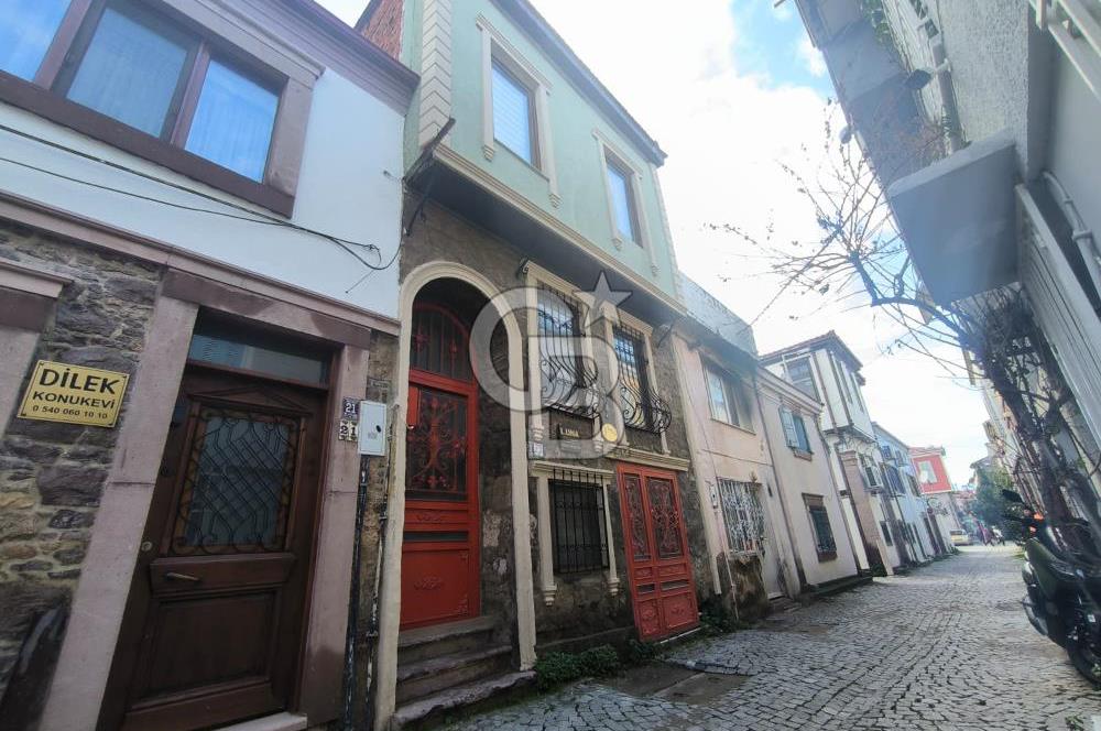 AYVALIK MERKEZDE SATILIK MÜSTAKİL RUM EVİ