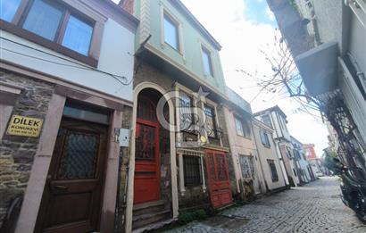 AYVALIK MERKEZDE SATILIK MÜSTAKİL RUM EVİ