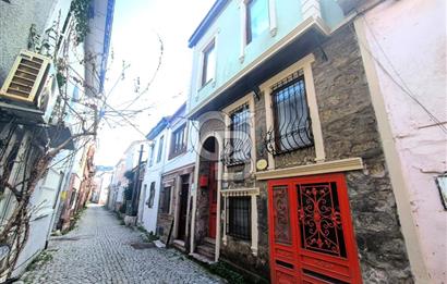 AYVALIK MERKEZDE SATILIK MÜSTAKİL RUM EVİ