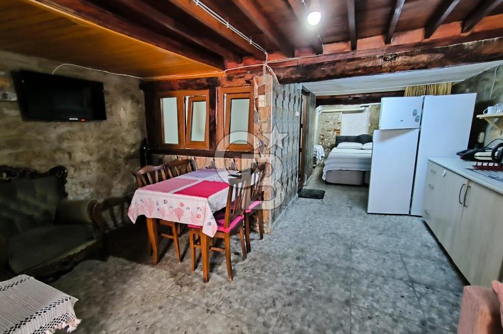 AYVALIK MERKEZDE SATILIK MÜSTAKİL RUM EVİ