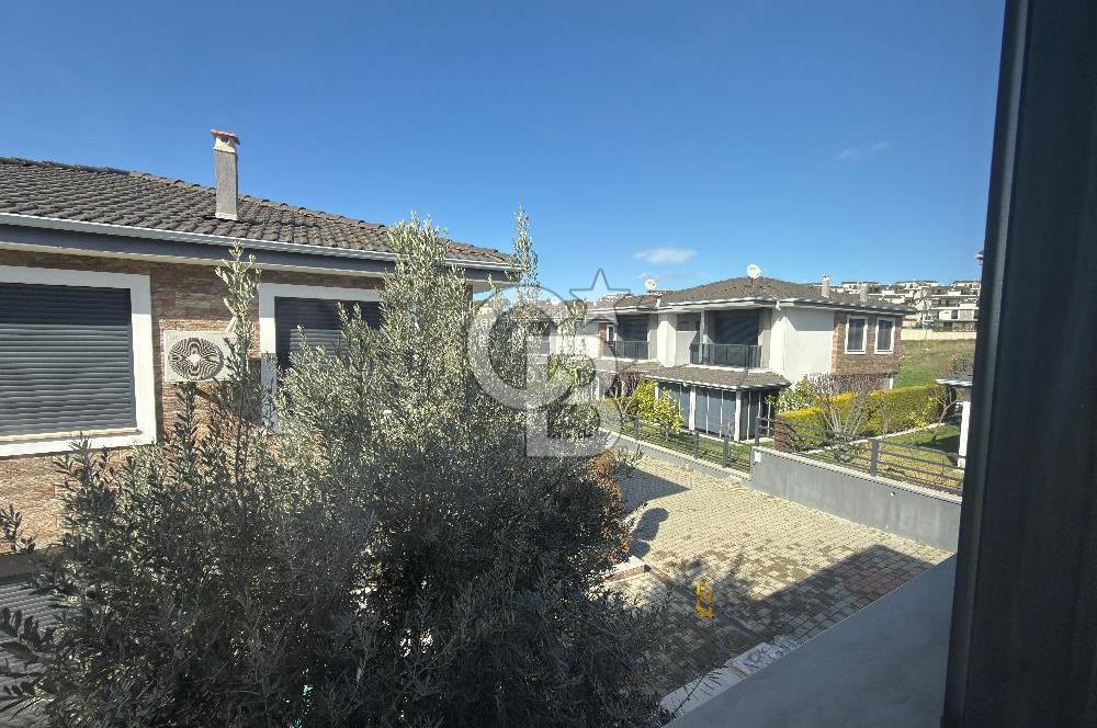 Fırsat! Kuşadası Zeta Park'ta 250m2 Arsa İçinde 3+1 Lüks Villa