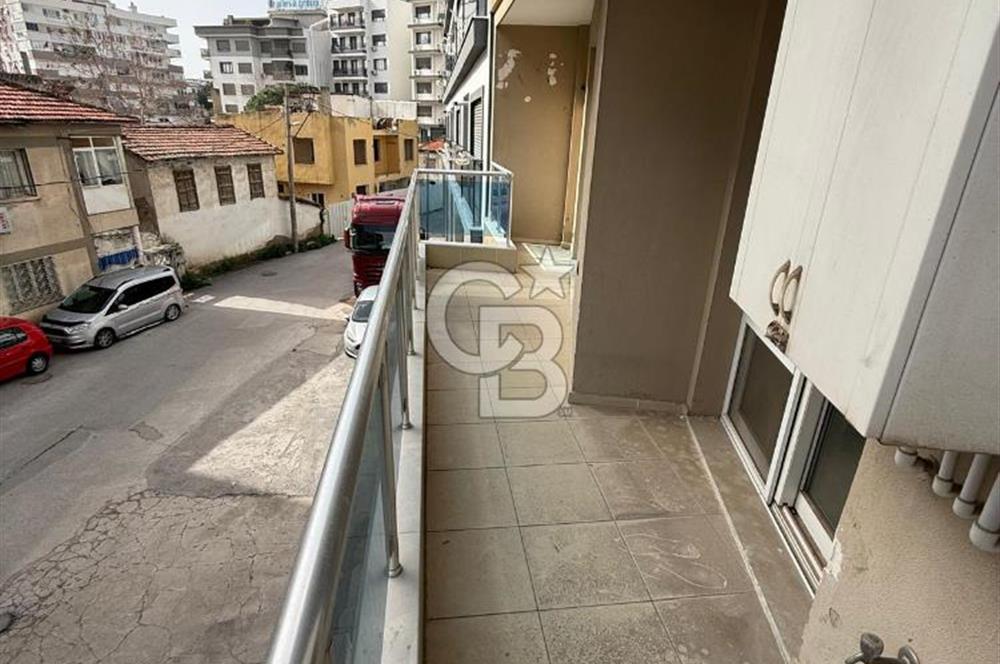 Karşıyaka Şemikler'de geniş 3 + 1 kapalı otoparklı daire