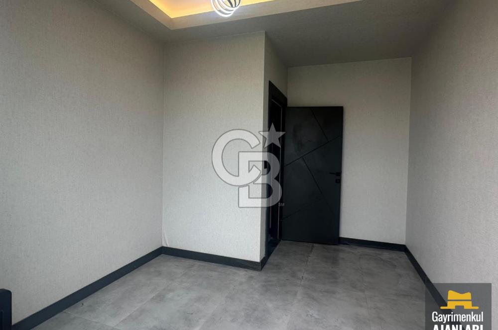 BOSS SARAY'DA YÜKSEK ŞEREFİYELİ TERASLI 1+1 SATILIK OFİS/DAİRE