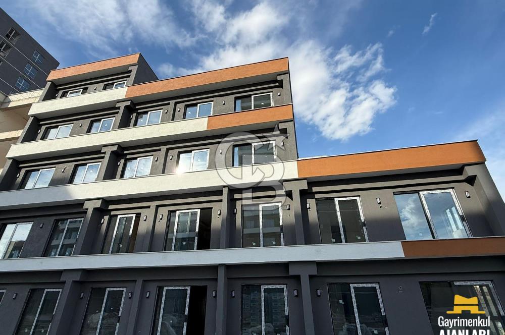 BOSS SARAY'DA YÜKSEK ŞEREFİYELİ TERASLI 1+1 SATILIK OFİS/DAİRE