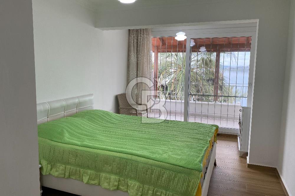 AYVALIK’TA DENİZE SIFIR SATILIK 5+1 TRİPLEKS