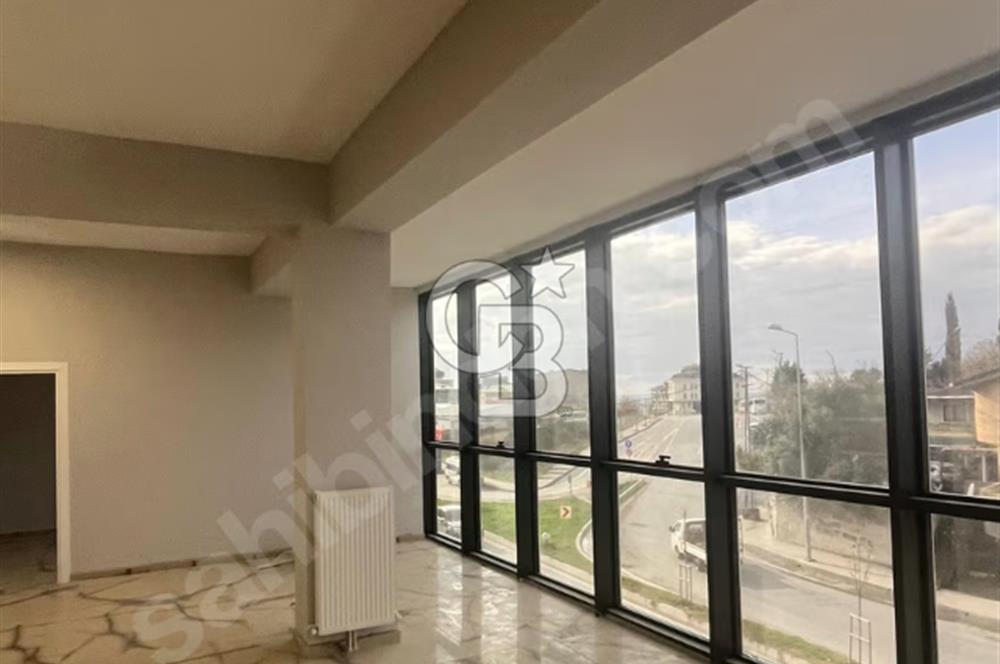 ARNAVUTKÖY CADDE CEPHE KİRALIK ARA KAT OFİS