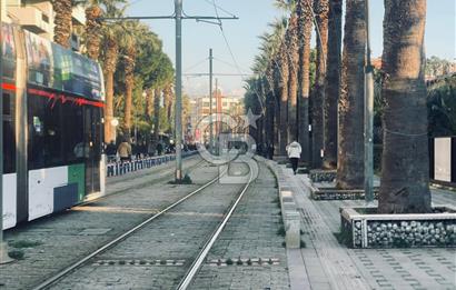 Bostanlı Tramvay Caddesi Üzerinde Yüksek Cirolu Devren Kafe