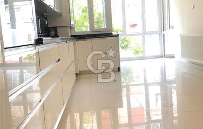 Bornova Küçükpark'ta Satılık 4+1 Geniş Daire