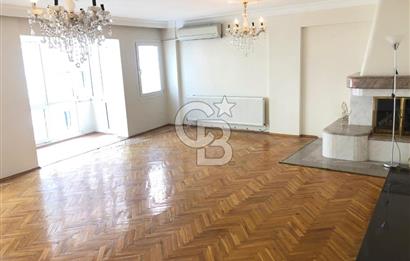 Bornova Küçükpark'ta Satılık 4+1 Geniş Daire