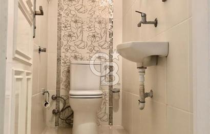 Bornova Küçükpark'ta Satılık 4+1 Geniş Daire