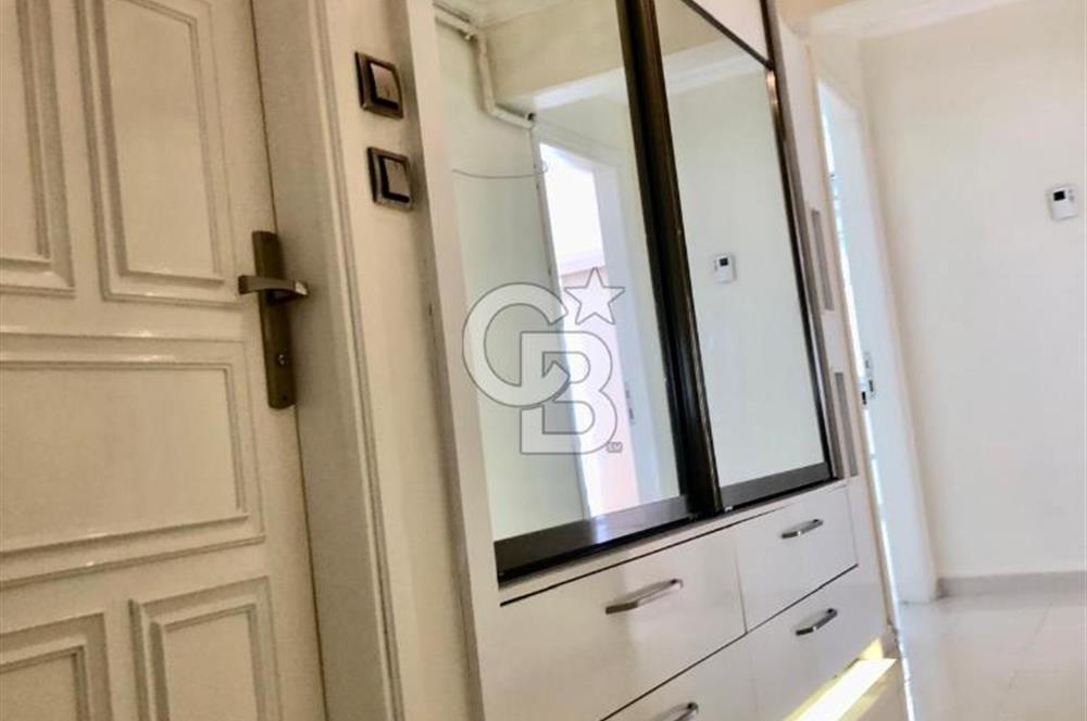 Bornova Küçükpark'ta Satılık 4+1 Geniş Daire