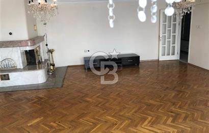 Bornova Küçükpark'ta Satılık 4+1 Geniş Daire