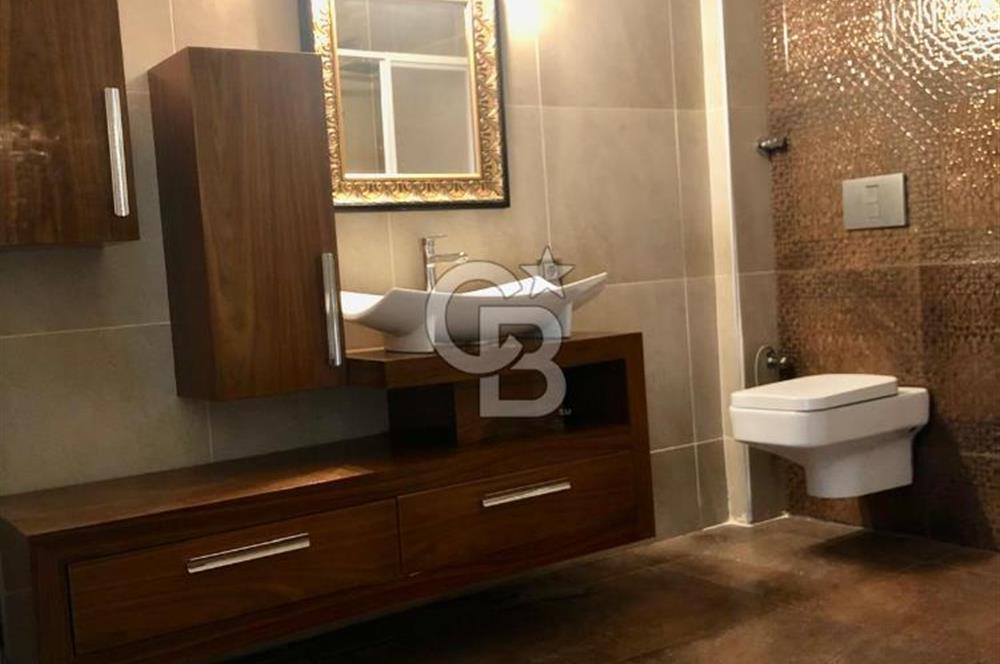 Bornova Küçükpark'ta Satılık 4+1 Geniş Daire