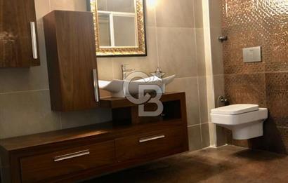 Bornova Küçükpark'ta Satılık 4+1 Geniş Daire