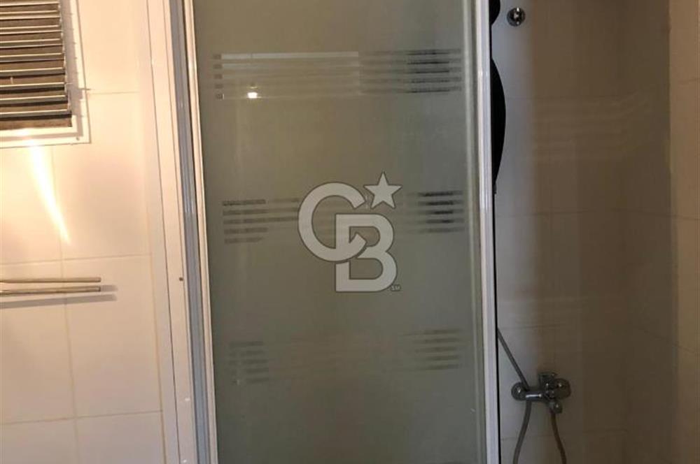 Bornova Küçükpark'ta Satılık 4+1 Geniş Daire