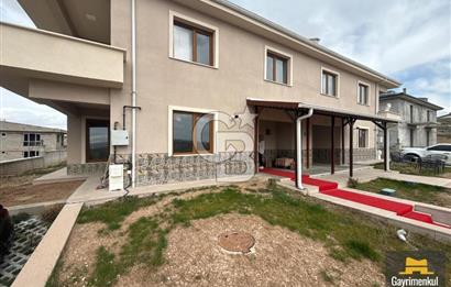 ALCI MAHALLESİNDE İŞYERİNE KONUTA UYGUN SIFIR SATILIK İKİZ VİLLA