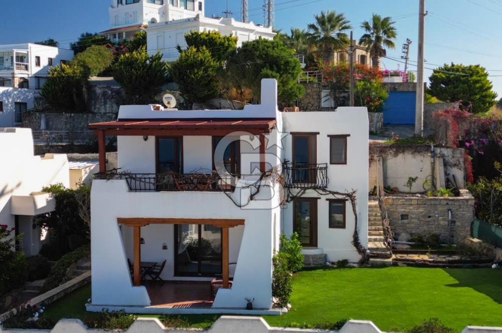 GÜMÜŞLÜK KOYUNBABA LEBİ DERYA MANZARALI BAHÇELİ MÜSTAKİL VİLLA