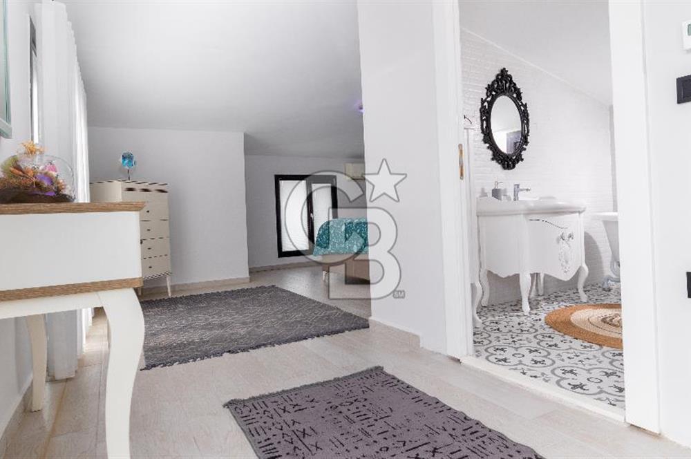 İZMİR SEFERİHİSAR ULAMIŞ'TA SATILIK LÜKS VİLLA CB PH