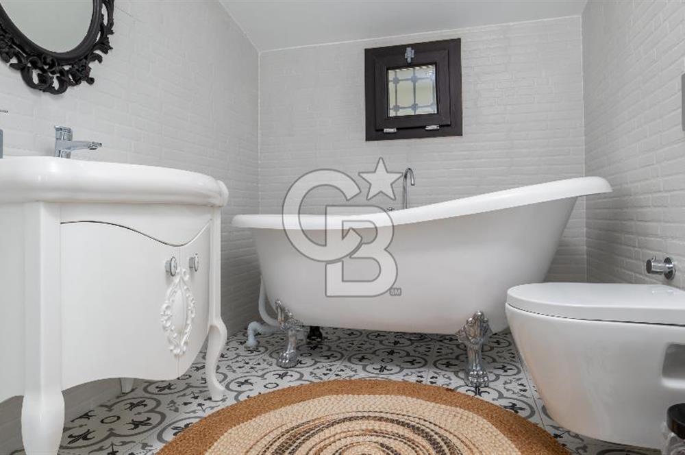 İZMİR SEFERİHİSAR ULAMIŞ'TA SATILIK LÜKS VİLLA CB PH