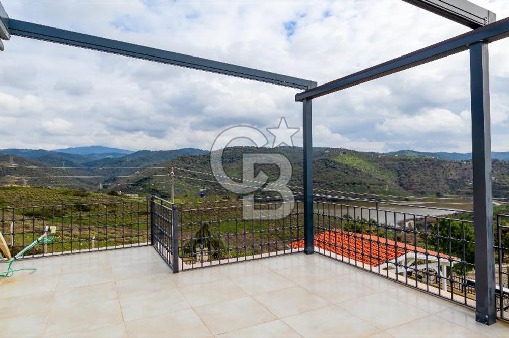 İZMİR SEFERİHİSAR ULAMIŞ'TA SATILIK LÜKS VİLLA CB PH