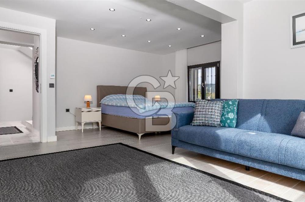 İZMİR SEFERİHİSAR ULAMIŞ'TA SATILIK LÜKS VİLLA CB PH