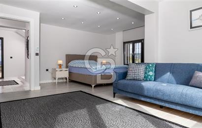 İZMİR SEFERİHİSAR ULAMIŞ'TA SATILIK LÜKS VİLLA CB PH