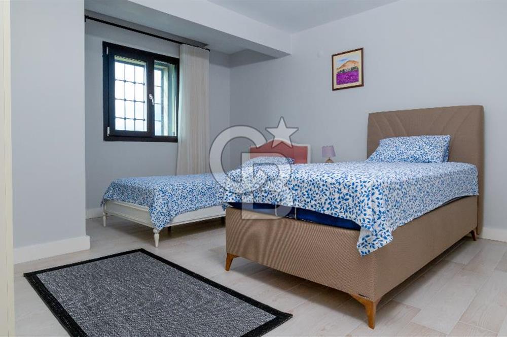 İZMİR SEFERİHİSAR ULAMIŞ'TA SATILIK LÜKS VİLLA CB PH