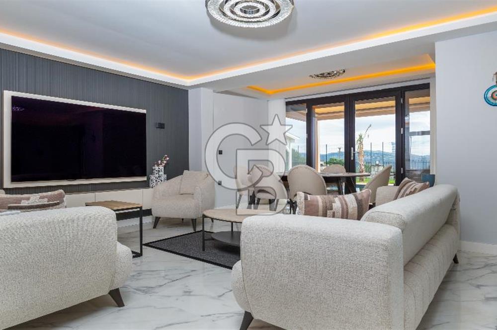 İZMİR SEFERİHİSAR ULAMIŞ'TA SATILIK LÜKS VİLLA CB PH