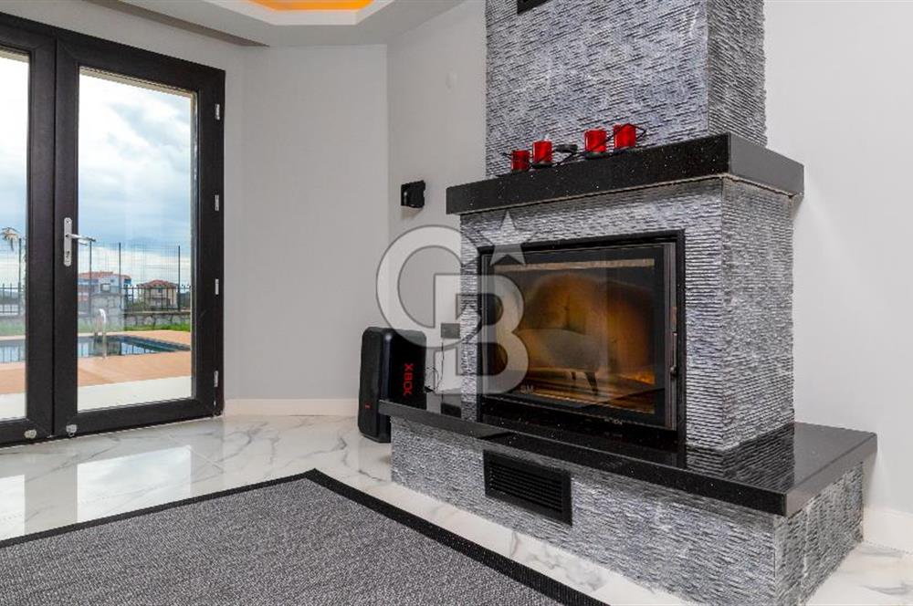 İZMİR SEFERİHİSAR ULAMIŞ'TA SATILIK LÜKS VİLLA CB PH