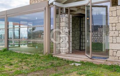 İZMİR SEFERİHİSAR ULAMIŞ'TA SATILIK LÜKS VİLLA CB PH