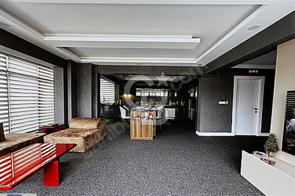 PARK CADDESİ PRESTİJLİ SİTEDE ÖZEL BAHÇELİ VE HAVUZLU KÖŞE VİLLA