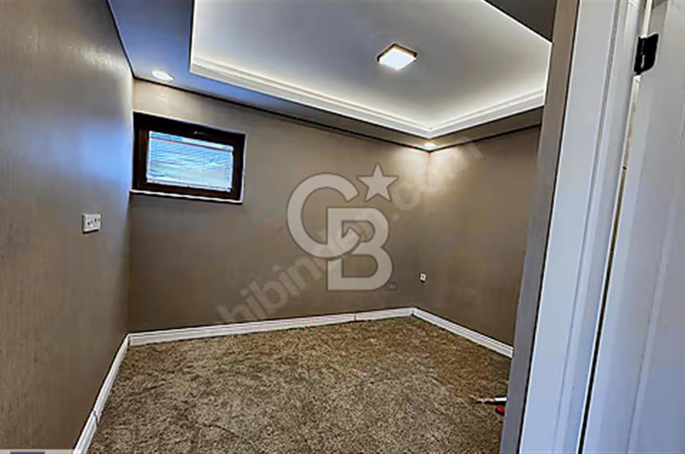 PARK CADDESİ PRESTİJLİ SİTEDE ÖZEL BAHÇELİ VE HAVUZLU KÖŞE VİLLA