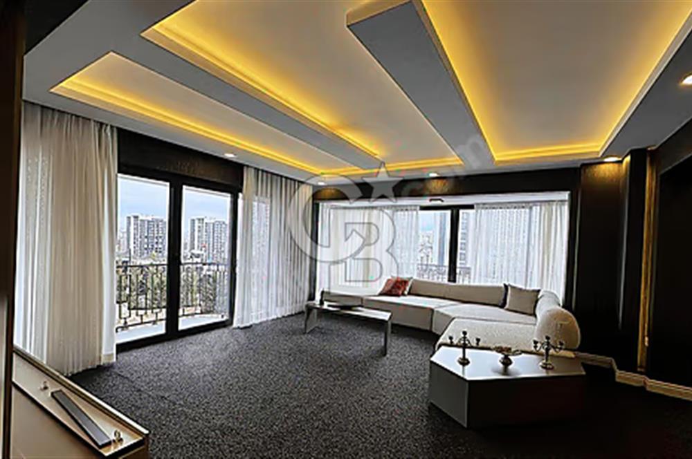 PARK CADDESİ PRESTİJLİ SİTEDE ÖZEL BAHÇELİ VE HAVUZLU KÖŞE VİLLA