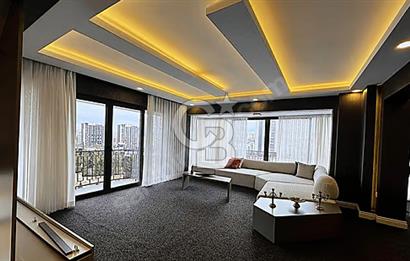 PARK CADDESİ PRESTİJLİ SİTEDE ÖZEL BAHÇELİ VE HAVUZLU KÖŞE VİLLA