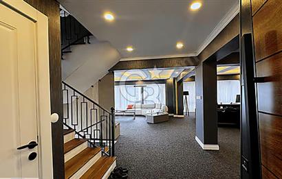 PARK CADDESİ PRESTİJLİ SİTEDE ÖZEL BAHÇELİ VE HAVUZLU KÖŞE VİLLA