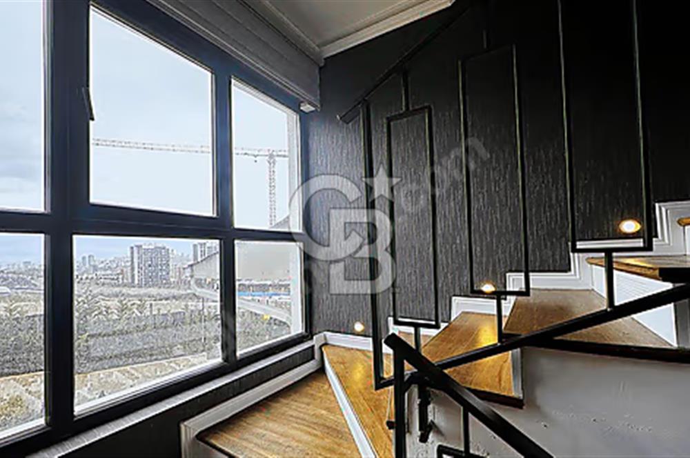 PARK CADDESİ PRESTİJLİ SİTEDE ÖZEL BAHÇELİ VE HAVUZLU KÖŞE VİLLA