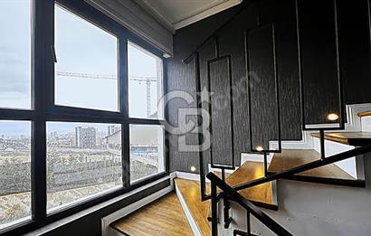 PARK CADDESİ PRESTİJLİ SİTEDE ÖZEL BAHÇELİ VE HAVUZLU KÖŞE VİLLA