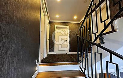 PARK CADDESİ PRESTİJLİ SİTEDE ÖZEL BAHÇELİ VE HAVUZLU KÖŞE VİLLA