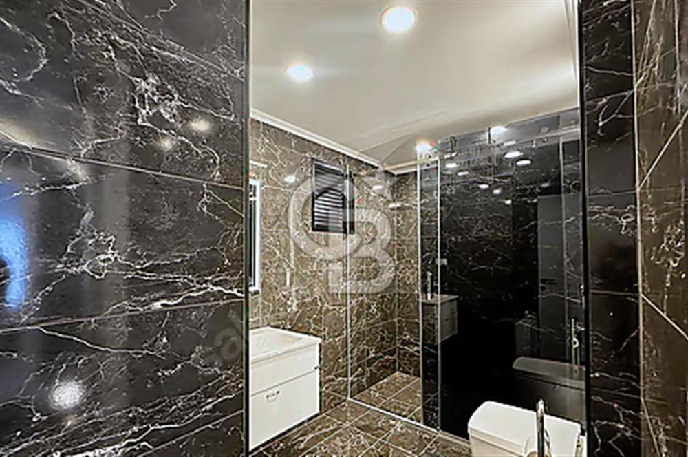 PARK CADDESİ PRESTİJLİ SİTEDE ÖZEL BAHÇELİ VE HAVUZLU KÖŞE VİLLA