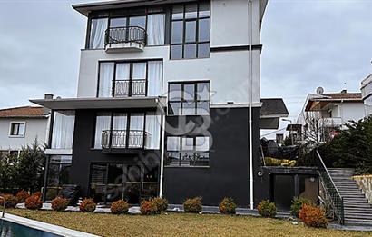 PARK CADDESİ PRESTİJLİ SİTEDE ÖZEL BAHÇELİ VE HAVUZLU KÖŞE VİLLA