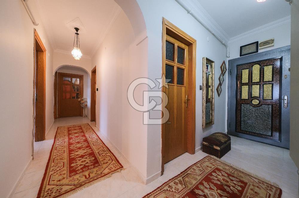 ÜMRANİYE ÇAMLIK SİTE İÇİNDE 140 M2 ARA KAT DEĞERLİ LOKASYON