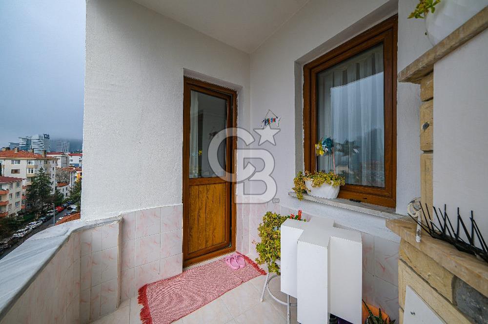 ÜMRANİYE ÇAMLIK SİTE İÇİNDE 140 M2 ARA KAT DEĞERLİ LOKASYON