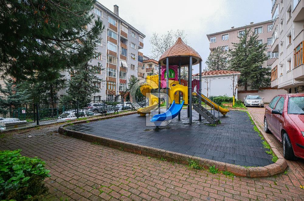 ÜMRANİYE ÇAMLIK SİTE İÇİNDE 140 M2 ARA KAT DEĞERLİ LOKASYON