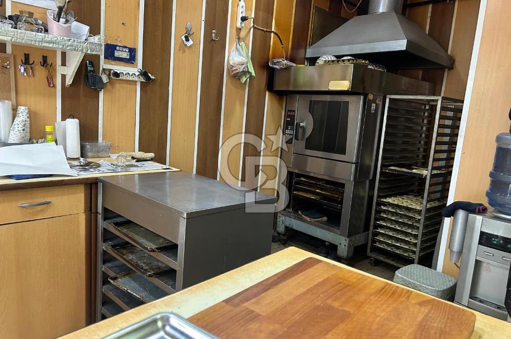 Konak Eşrefpaşa'da Börek & Boyoz İşletmeli Satılık Dükkan