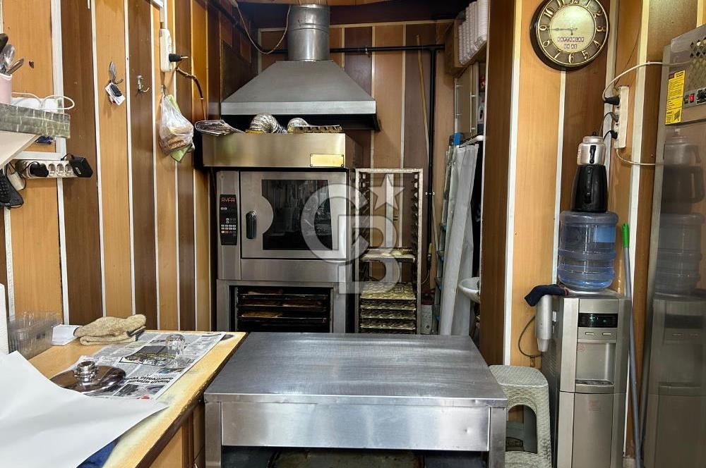 Konak Eşrefpaşa'da Börek & Boyoz İşletmeli Satılık Dükkan