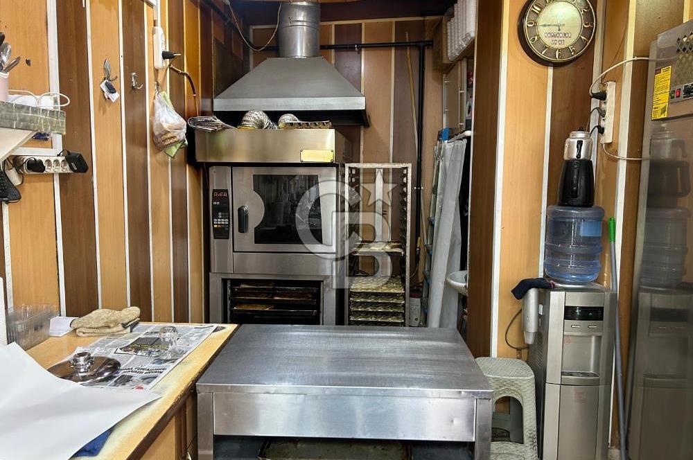 Konak Eşrefpaşa'da Börek & Boyoz İşletmeli Satılık Dükkan