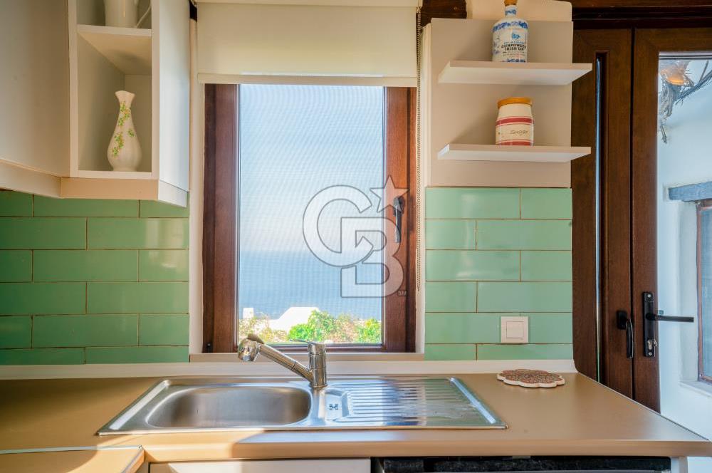 GÜMÜŞLÜK KOYUNBABA LEBİ DERYA MANZARALI BAHÇELİ MÜSTAKİL VİLLA