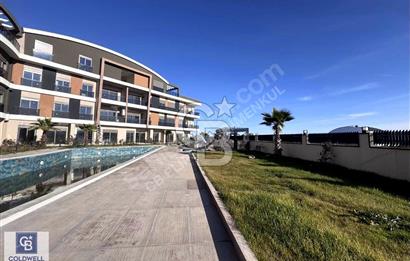 Döşemealtı Riffport'ta Havuz Cepheli, oturuma hazır 2+1 Daire